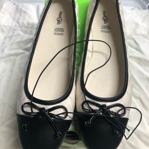 Arizona cream and black size 11 ballet  flats
